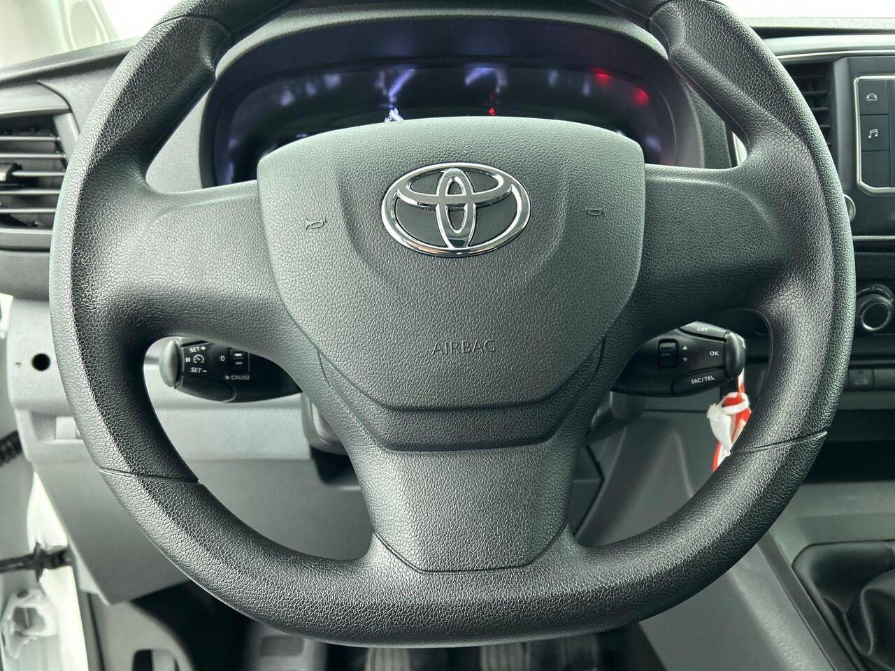 Toyota PROACE Worker 2.0 D-4D Live 2.0D 145 pk Airco Carplay Navi Cruise Control 3-Zits 39000 km