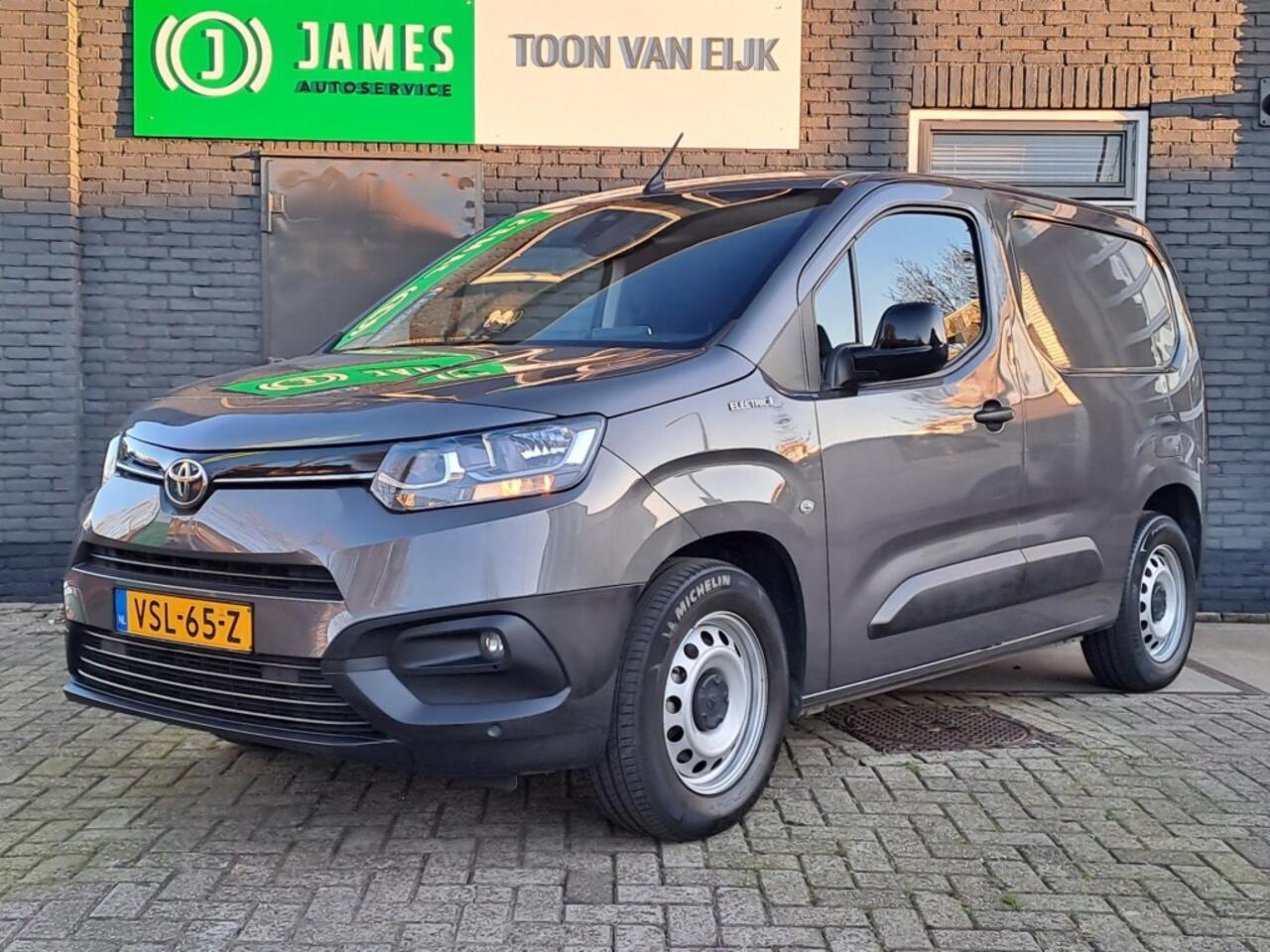 Toyota PROACE PROACE CITY 100% Electric Airco -Parkeersensoren venA - Navigatie-Betonplex laadvloer
