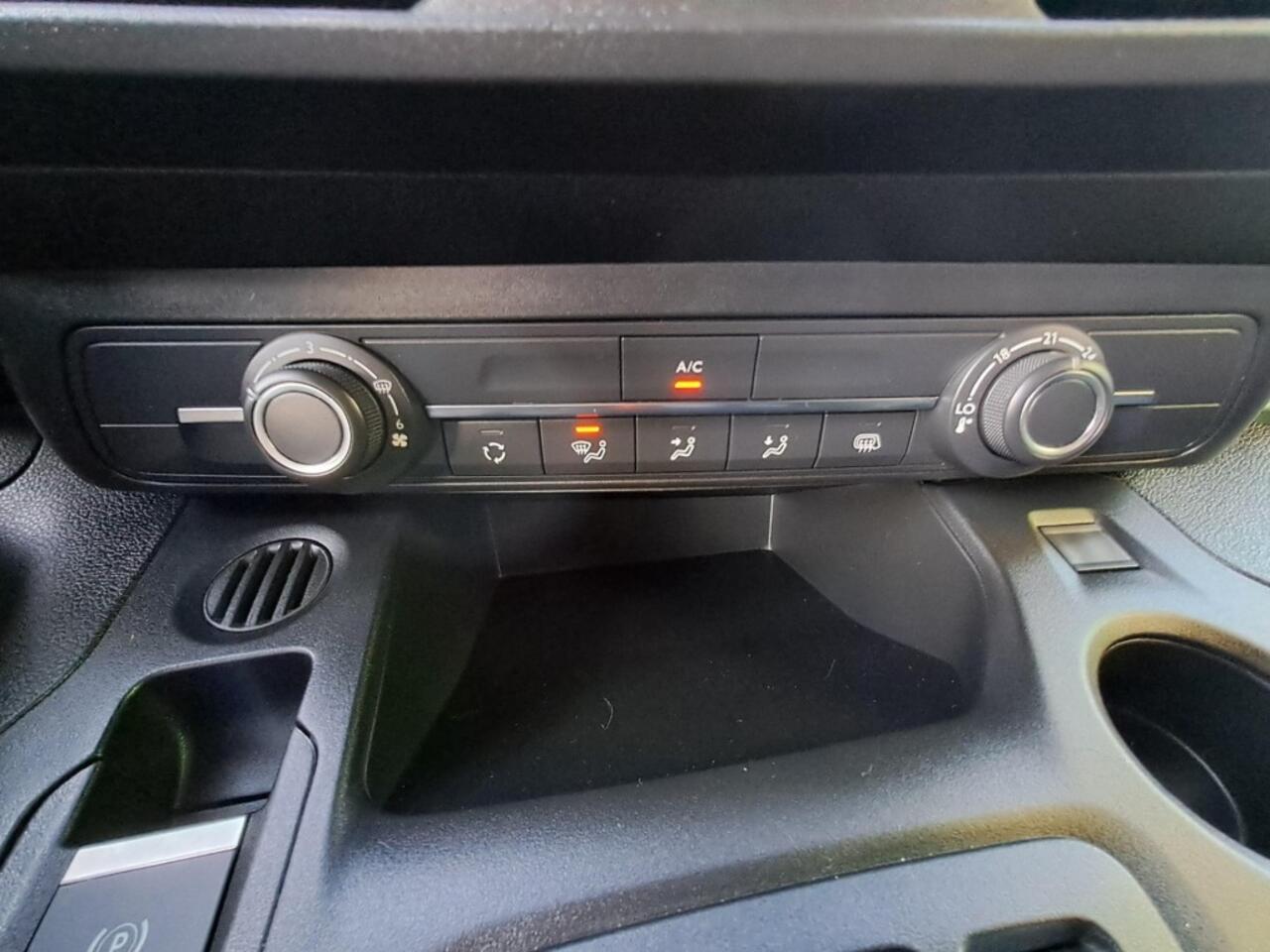 Toyota PROACE PROACE CITY 100% Electric Airco -Parkeersensoren venA - Navigatie-Betonplex laadvloer