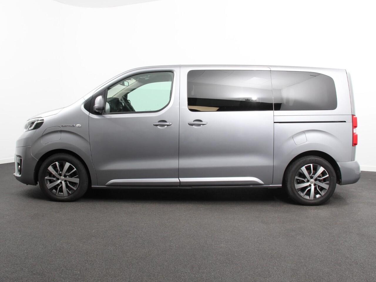 Toyota PROACE Electric Verso Luxury L2 8p PERSONENBUS | Navigatie | Apple Carplay/Android Auto | Climate Control | Lichtmetalen velgen | Cruise Control |