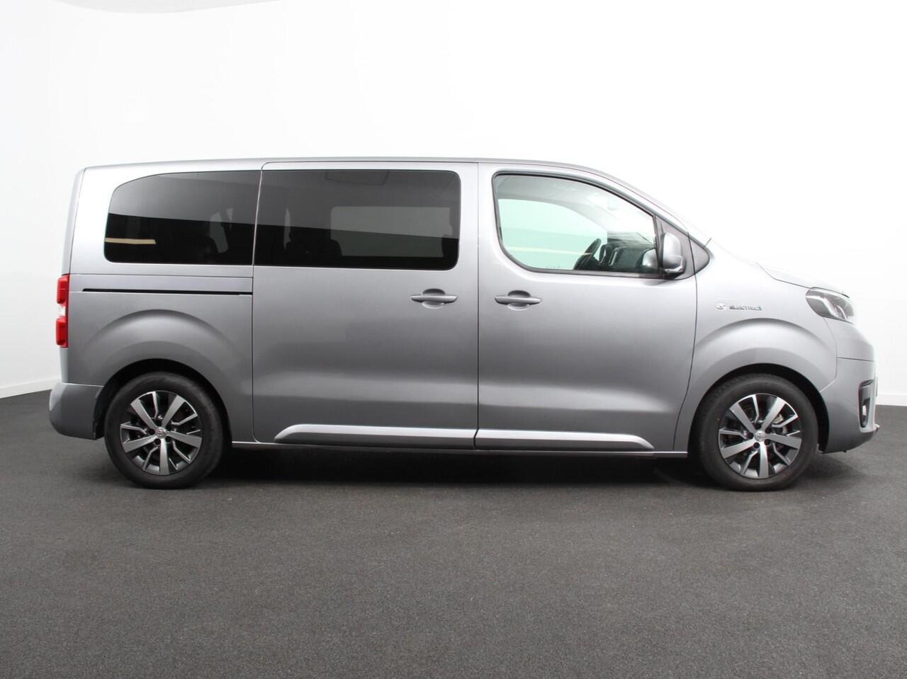 Toyota PROACE Electric Verso Luxury L2 8p PERSONENBUS | Navigatie | Apple Carplay/Android Auto | Climate Control | Lichtmetalen velgen | Cruise Control |