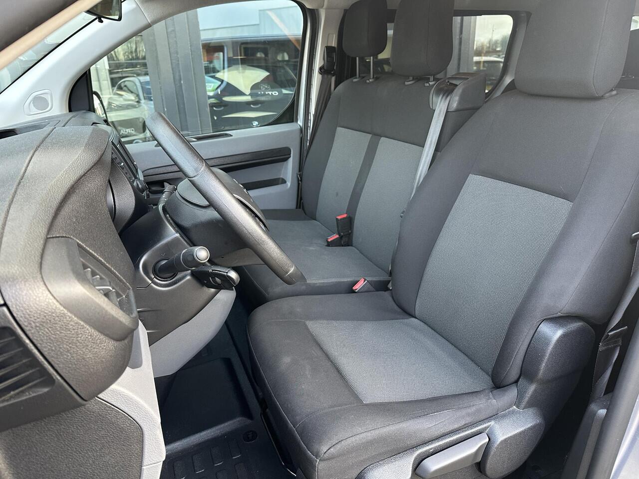Toyota PROACE Shuttle 1.5 D-4D Cool Long | Nette staat! | 23.795 INCLUSIEF BTW INCLUSIEF BPM | 9 Persoons | Trekhaak | Carplay | Navigatie | Airco | Cruise Control | 2 Sleutels | Onderhoudshistorie |