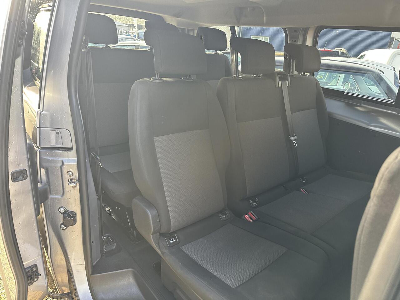 Toyota PROACE Shuttle 1.5 D-4D Cool Long | Nette staat! | 23.795 INCLUSIEF BTW INCLUSIEF BPM | 9 Persoons | Trekhaak | Carplay | Navigatie | Airco | Cruise Control | 2 Sleutels | Onderhoudshistorie |