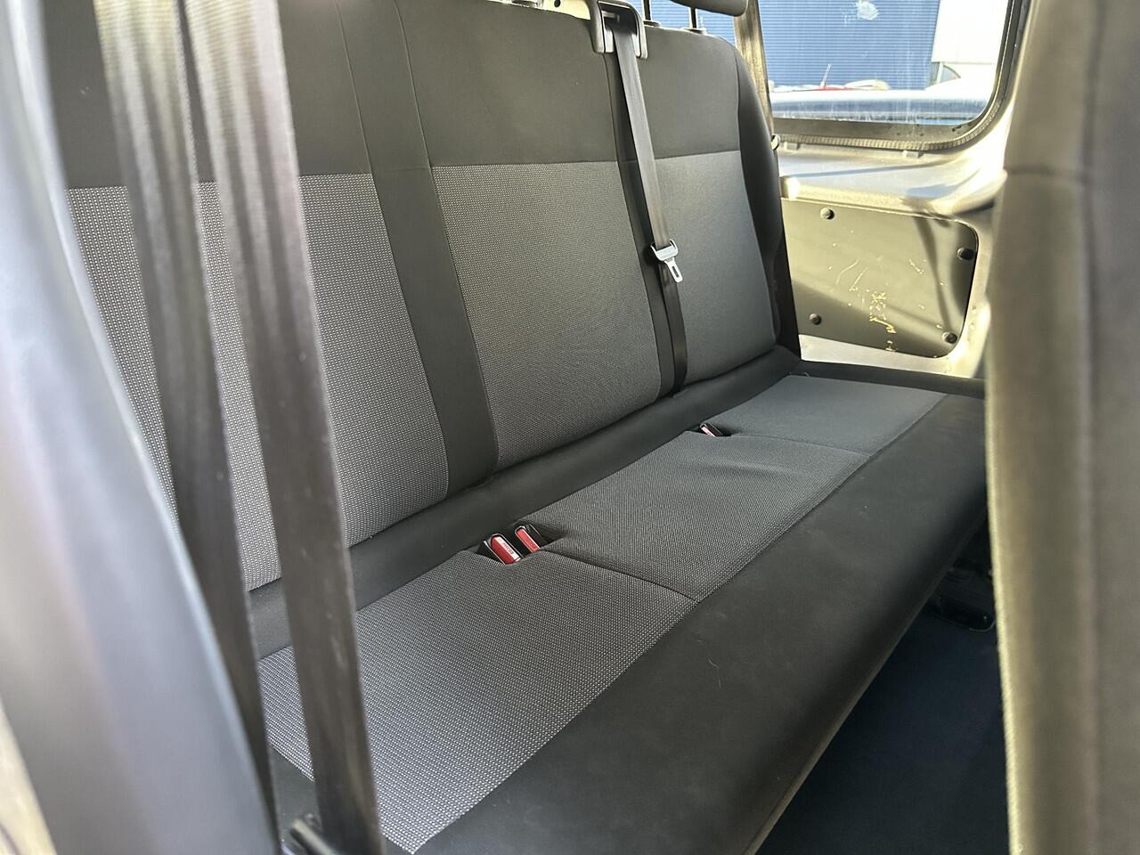 Toyota PROACE Shuttle 1.5 D-4D Cool Long | Nette staat! | 23.795 INCLUSIEF BTW INCLUSIEF BPM | 9 Persoons | Trekhaak | Carplay | Navigatie | Airco | Cruise Control | 2 Sleutels | Onderhoudshistorie |