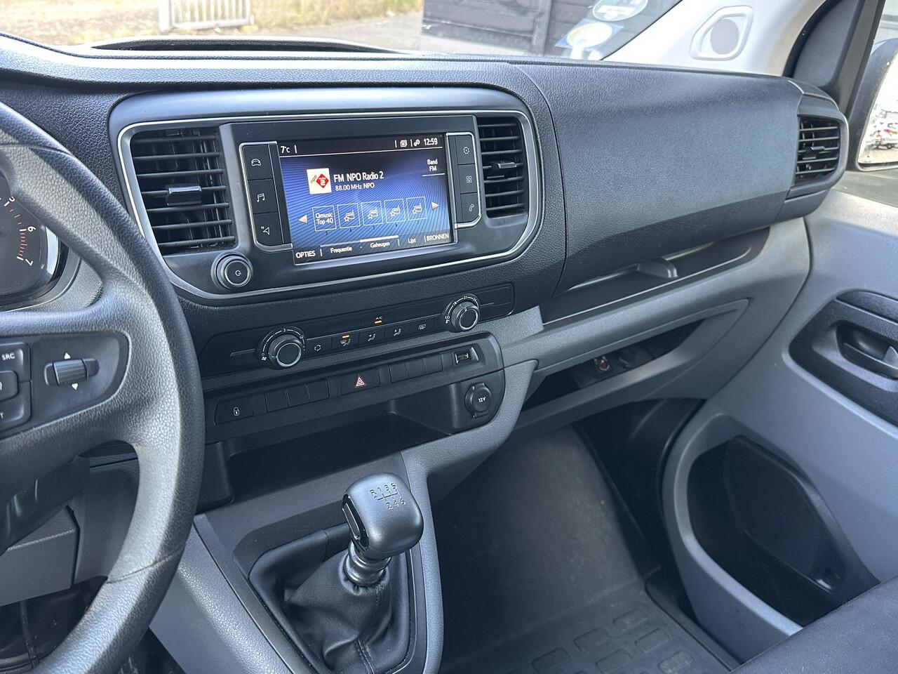 Toyota PROACE Shuttle 1.5 D-4D Cool Long | Nette staat! | 23.795 INCLUSIEF BTW INCLUSIEF BPM | 9 Persoons | Trekhaak | Carplay | Navigatie | Airco | Cruise Control | 2 Sleutels | Onderhoudshistorie |