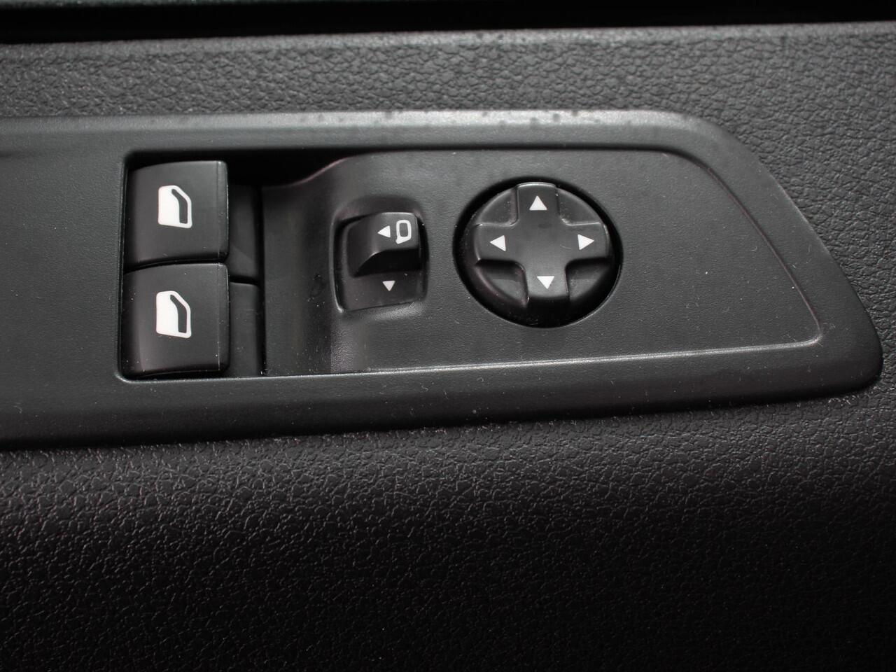 Toyota PROACE Shuttle 2.0 D-4D 145pk Automaat 9 persoons Cool Long | Climate Control | Camera | Dab | Adaptive Cruise Control | Stoelverwarming | Lichtmetalen velgen