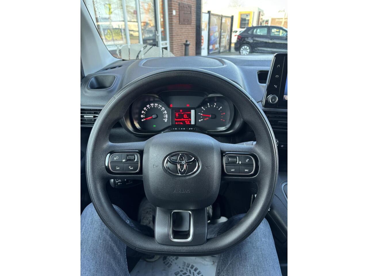 Toyota PROACE CITY 1.5 D-4D Live |NAP!|CarPlay!|Cruise!|