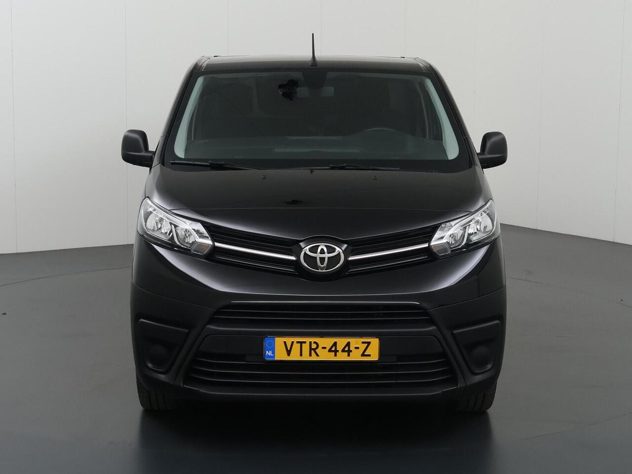 Toyota PROACE Worker 2.0 D-4D | LONG | AUT. | NAVIGATIE | PARKEERSENSOREN | CRUISE CONTROL | AIRCO | 3 ZITS | APPLE CARPLAY / ANDROID AUTO | TREKHAAK | SIDE BARS | LICHTMETALEN WIELEN