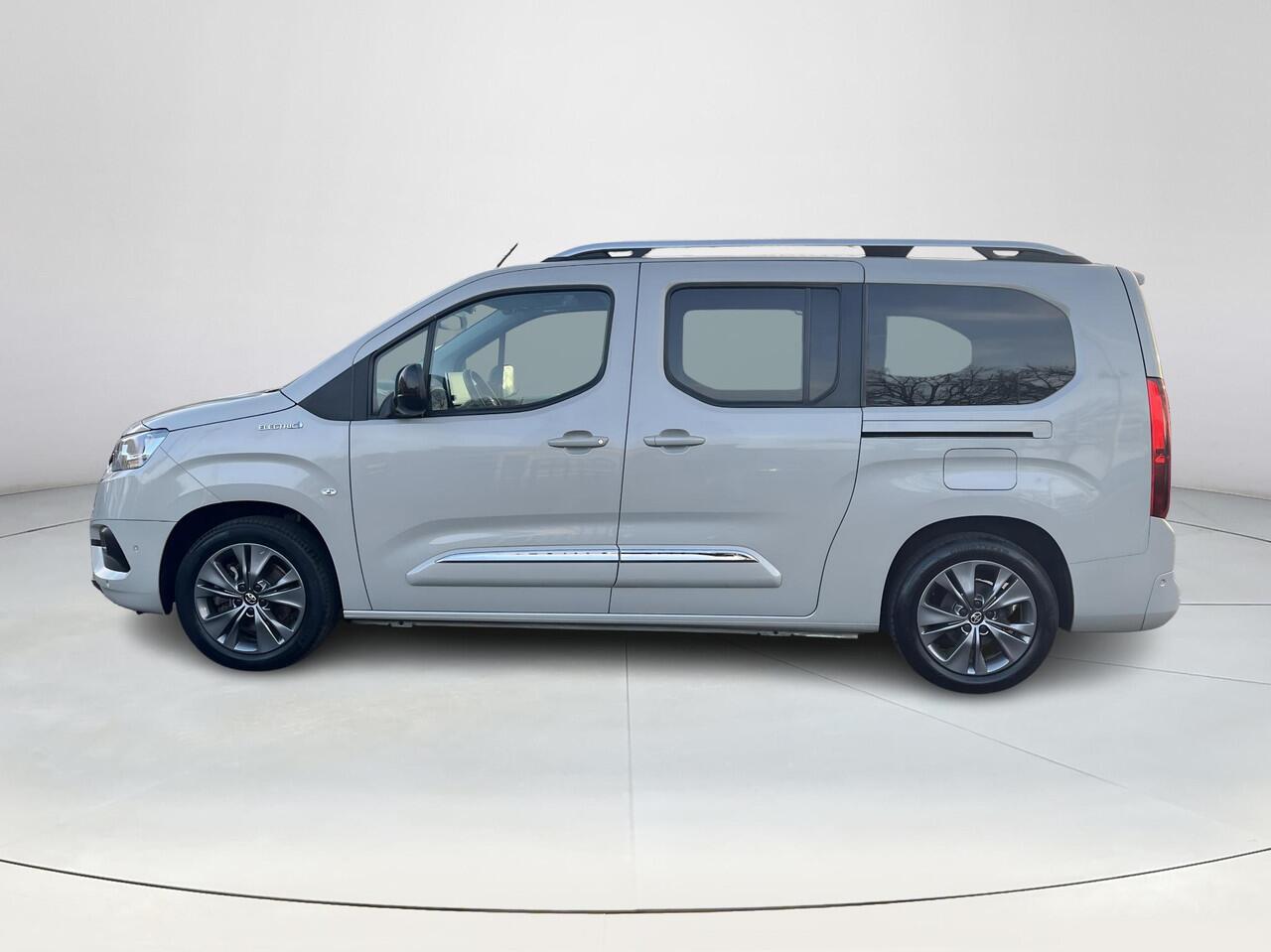 Toyota PROACE CITY Verso Electric 50KWH Lang 7P | Navigatie | Parkeersensoren | Stoelverwarming | Keyless entry |