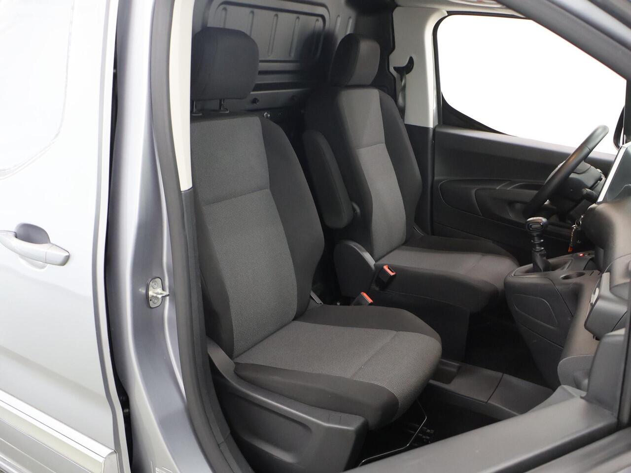 Toyota PROACE CITY 1.5 D-4D | 102 PK | PROF | LONG | 2X ZIJSCHUIFDEUREN | ACHTERUITRIJCAMERA | CLIMATE CONTROL | TREKHAAK | METALLIC | NAVIGATIE | CARPLAY | ANDROID AUTO | DAB+ | PARKEERSENSOREN | CRUISE CONTROL