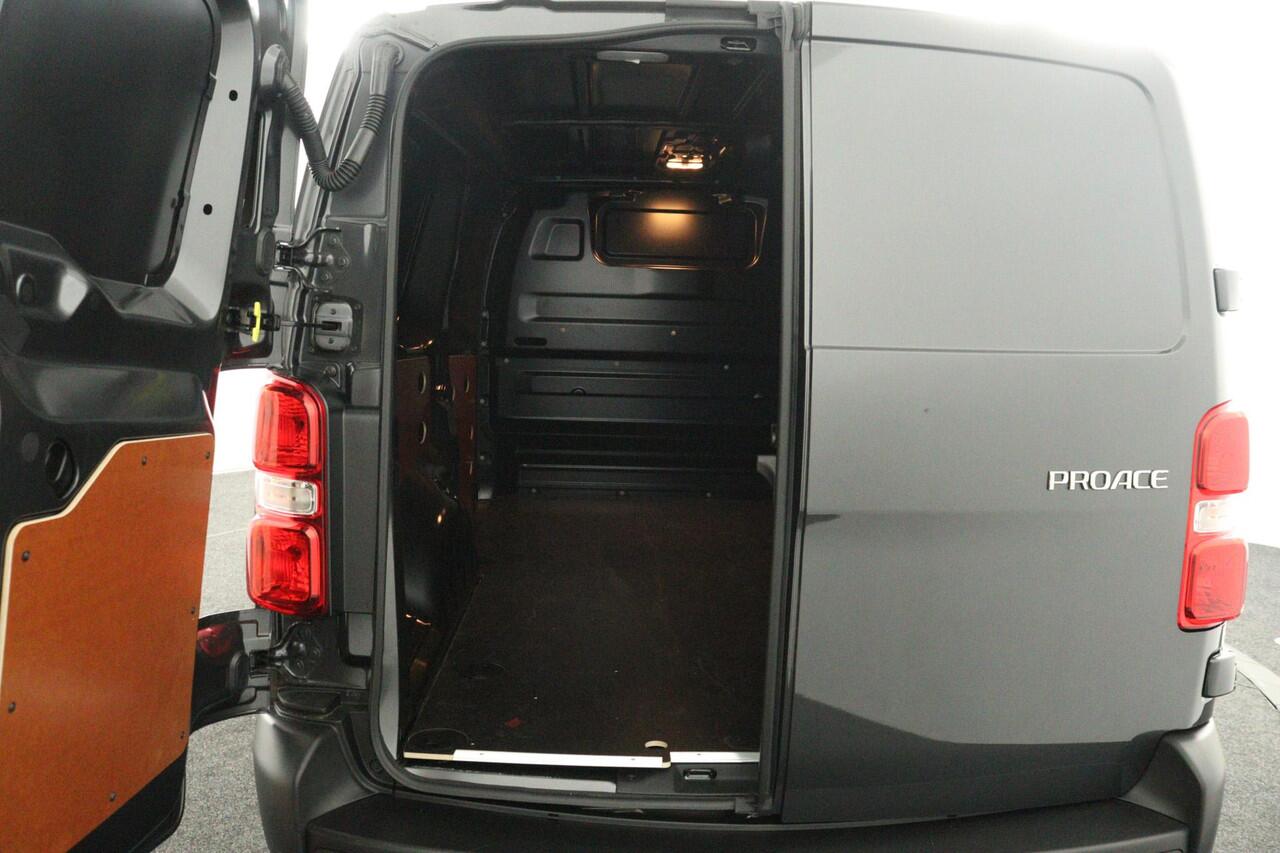 Toyota PROACE Long Worker 2.0 D-4D L2 Challenger BPM VRIJ | Trekhaak | Vloer | Zijwandafwerking | Parkeersensoren achter | Passagiersbank | 10 jaar Garantie |