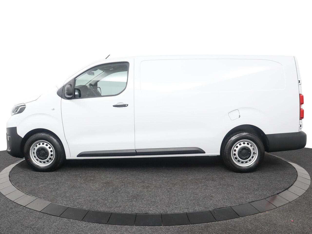 Toyota PROACE Long Worker 2.0 D-4D 145pk Live Automaat | Vloer | Zijwandafwerking | Trekhaak | BPM Vrij | Parkeersensoren | Carplay Android auto |