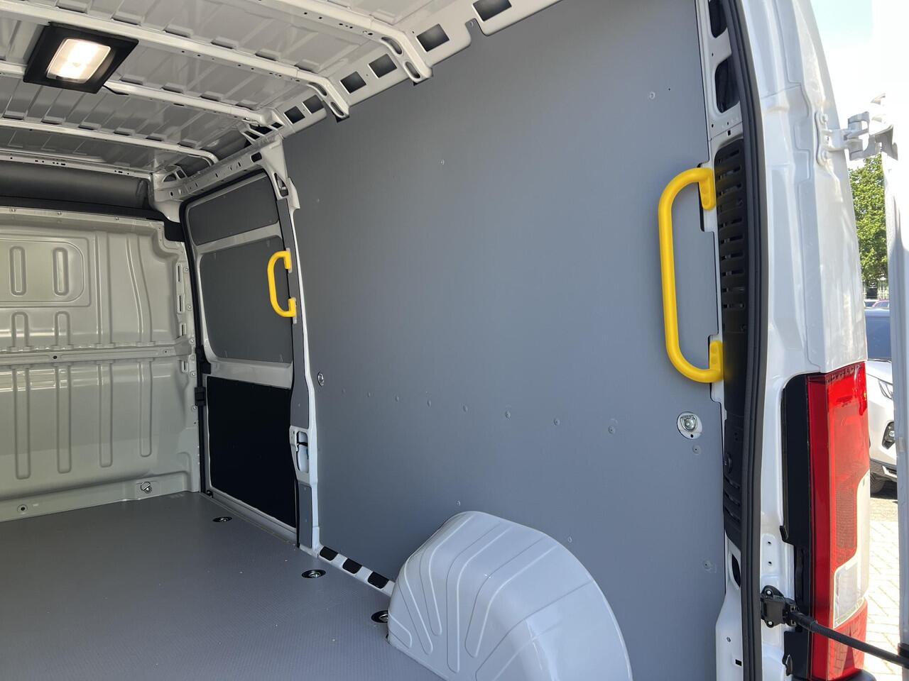 Toyota PROACE Max 2.2 D-4D L3H2 3.5t Professional | Automaat | 180pk | BPM VRIJ | Parkeercamera | Apple Carplay/Android Auto | Parkeersensoren |