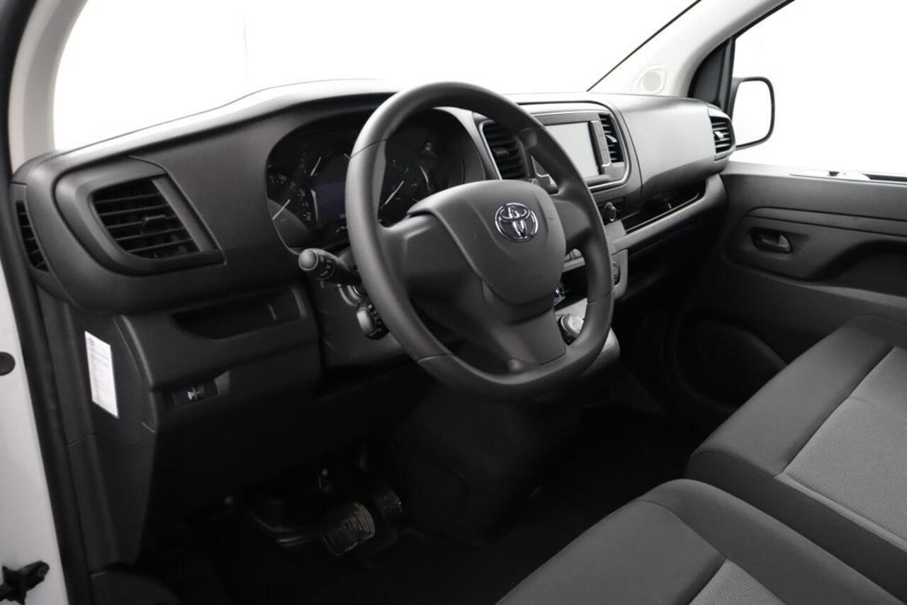 Toyota PROACE Worker 2.0 D-4D Live Long | Automaat | 145pk | Trekhaak | Laadvloer | Lat om Lat | 3-persoons |