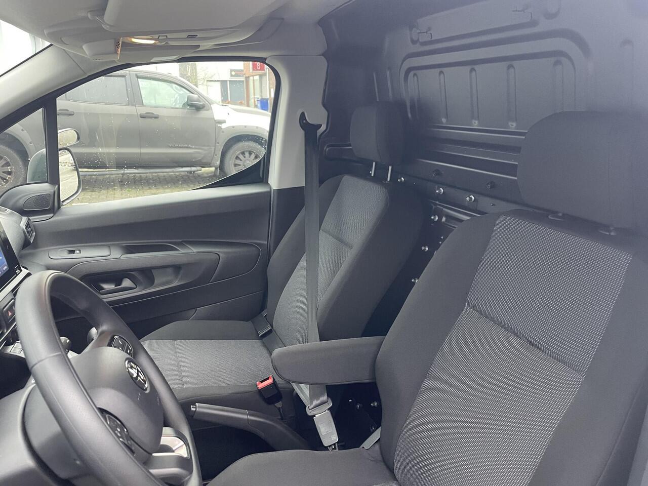 Toyota PROACE CITY 1.2 Turbo Live | Benzine | 1e eigenaar en Org NL | parkeersensoren voor/achter | 19.000 km |