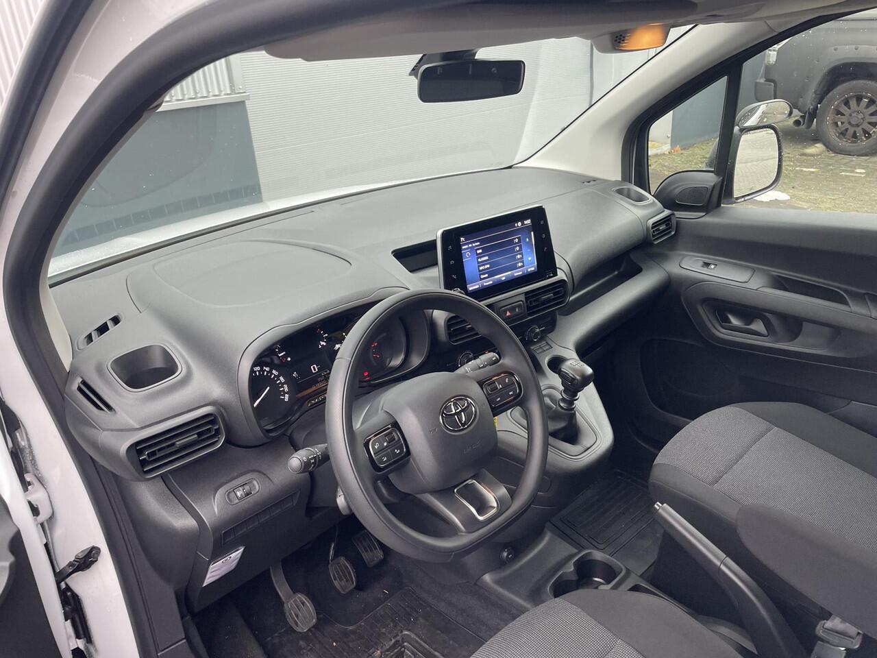 Toyota PROACE CITY 1.2 Turbo Live | Benzine | 1e eigenaar en Org NL | parkeersensoren voor/achter | 19.000 km |