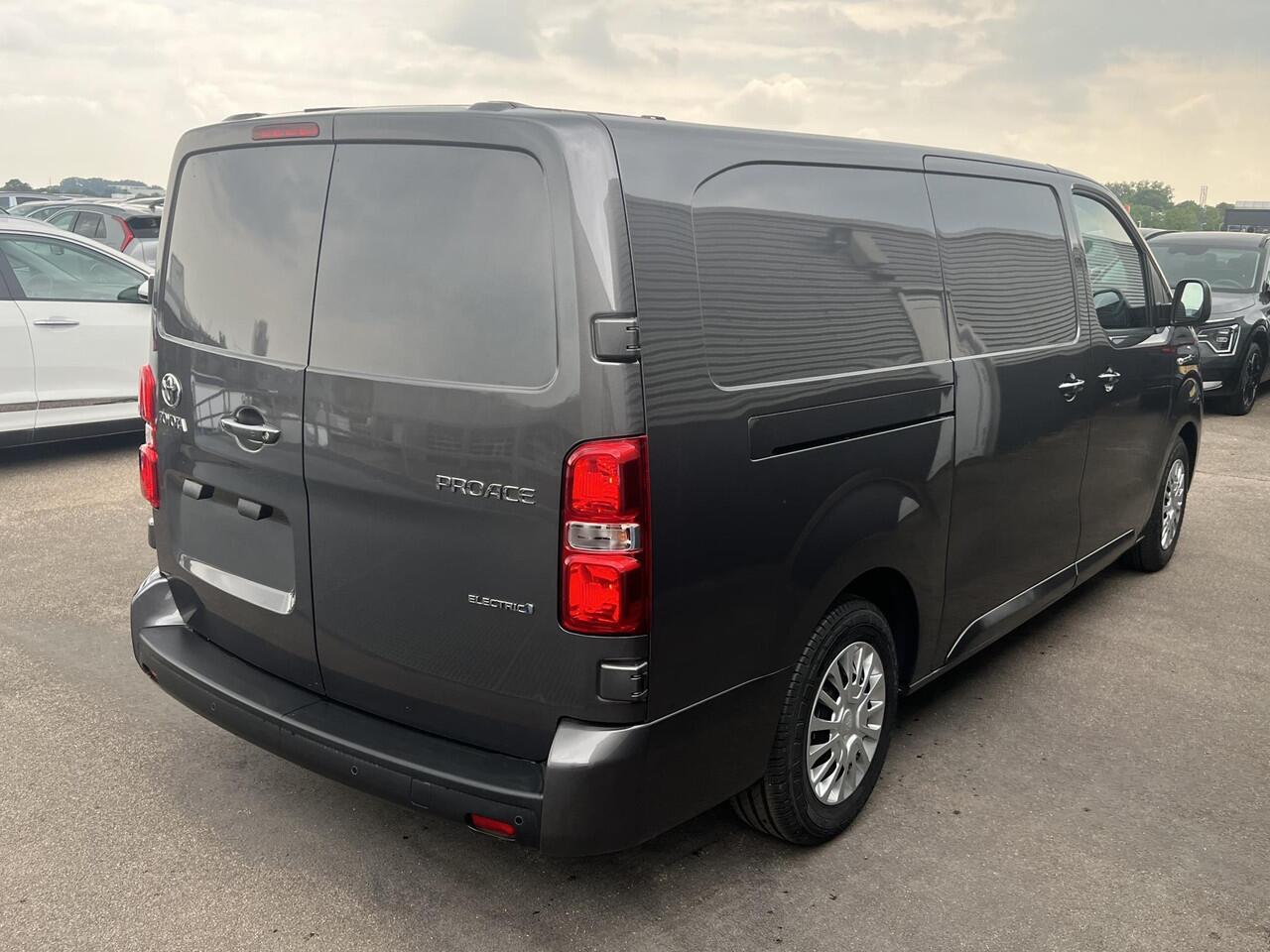 Toyota PROACE Electric Worker Professional Extra Range Long 75 kWh Nieuw Uit voorraad leverbaar
