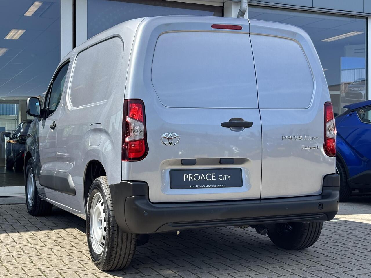 Toyota PROACE CITY Electric Challenger 50 kWh met Bank (3 pers) Cruise Control | Apple carplay/Android auto | Stoel + Stuurverwarming | Nieuw uit voorraad leverbaar!