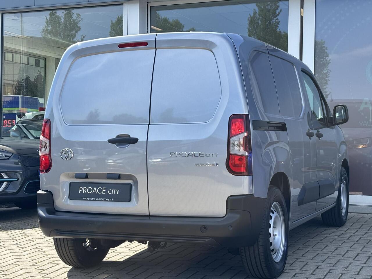 Toyota PROACE CITY Electric Challenger 50 kWh met Bank (3 pers) Cruise Control | Apple carplay/Android auto | Stoel + Stuurverwarming | Nieuw uit voorraad leverbaar!