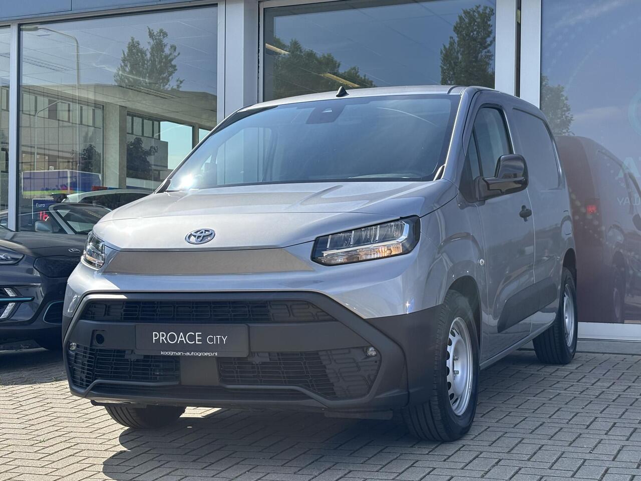 Toyota PROACE CITY Electric Challenger 50 kWh met Bank (3 pers) Cruise Control | Apple carplay/Android auto | Stoel + Stuurverwarming | Nieuw uit voorraad leverbaar!