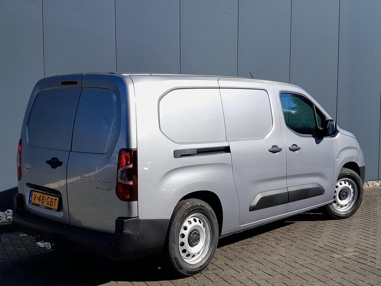 Toyota PROACE CITY Long Electric Navigator met stoel 50kWh L2