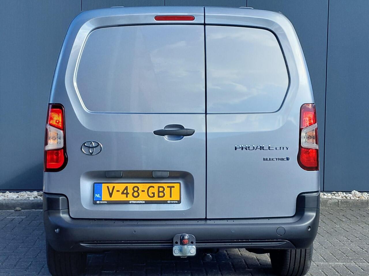 Toyota PROACE CITY Long Electric Navigator met stoel 50kWh L2