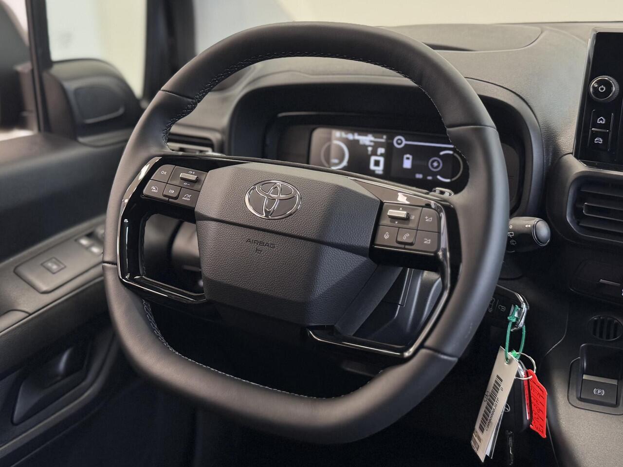 Toyota PROACE CITY Electric Challenger met bijrijdersbank 50kwh L1