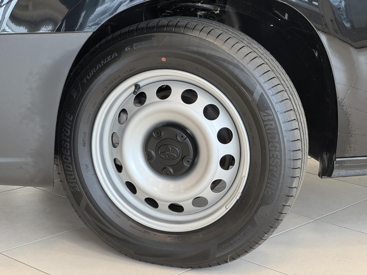 Toyota PROACE CITY Electric Challenger met bijrijdersbank 50kwh L1