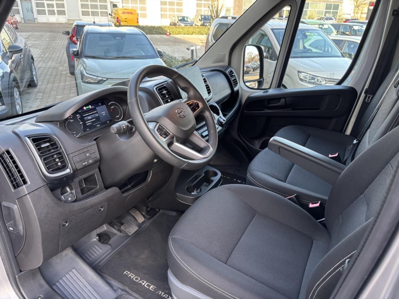 Toyota PROACE Max Elec 3.5t L3H2 Navigator 110KWH Trekgewicht 2400 kg