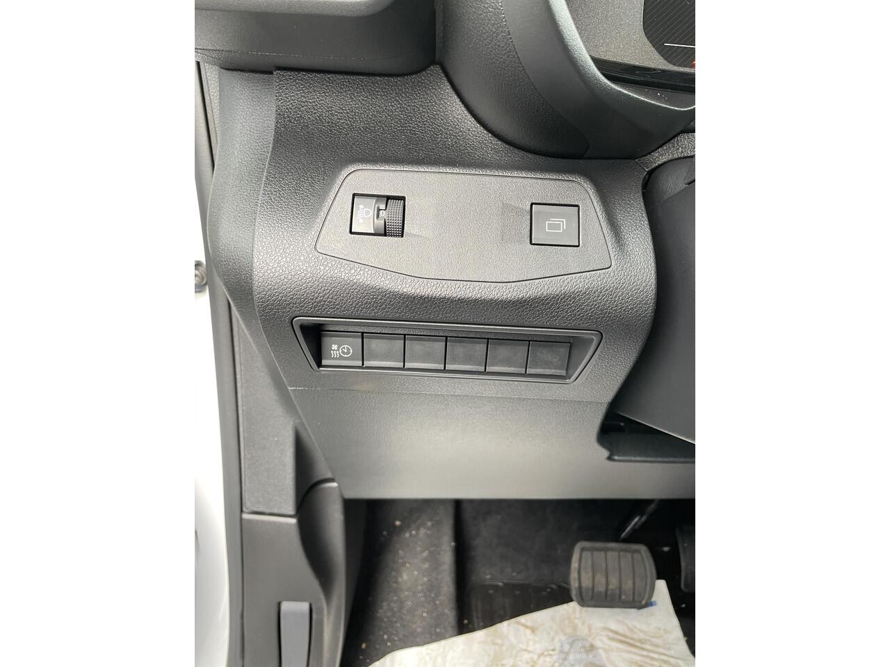 Toyota PROACE CITY Electric Challenger 50 kWh | nieuw geregistreerd | 50 Km | Apple/Android navigatie |