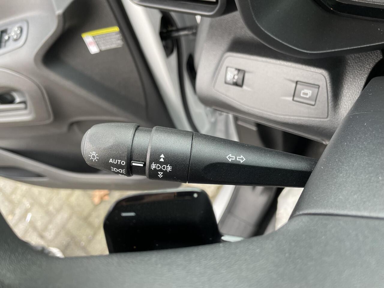 Toyota PROACE CITY Electric Challenger 50 kWh | nieuw geregistreerd | 50 Km | Apple/Android navigatie |