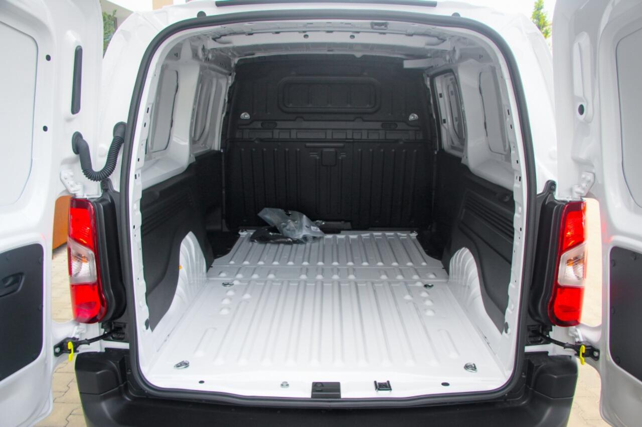 Toyota PROACE CITY Electric Long 50 kWh L2 Challenger