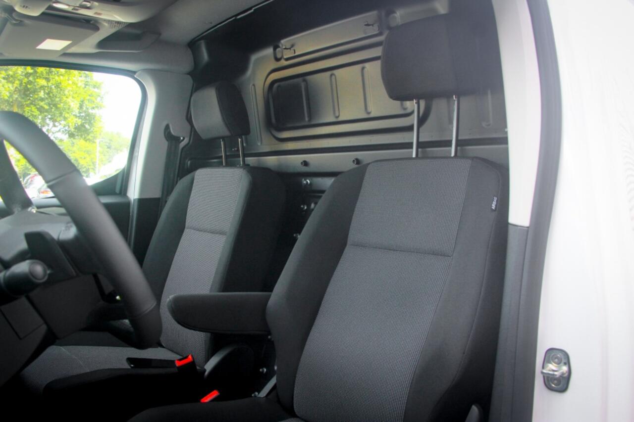 Toyota PROACE CITY Electric Long 50 kWh L2 Challenger