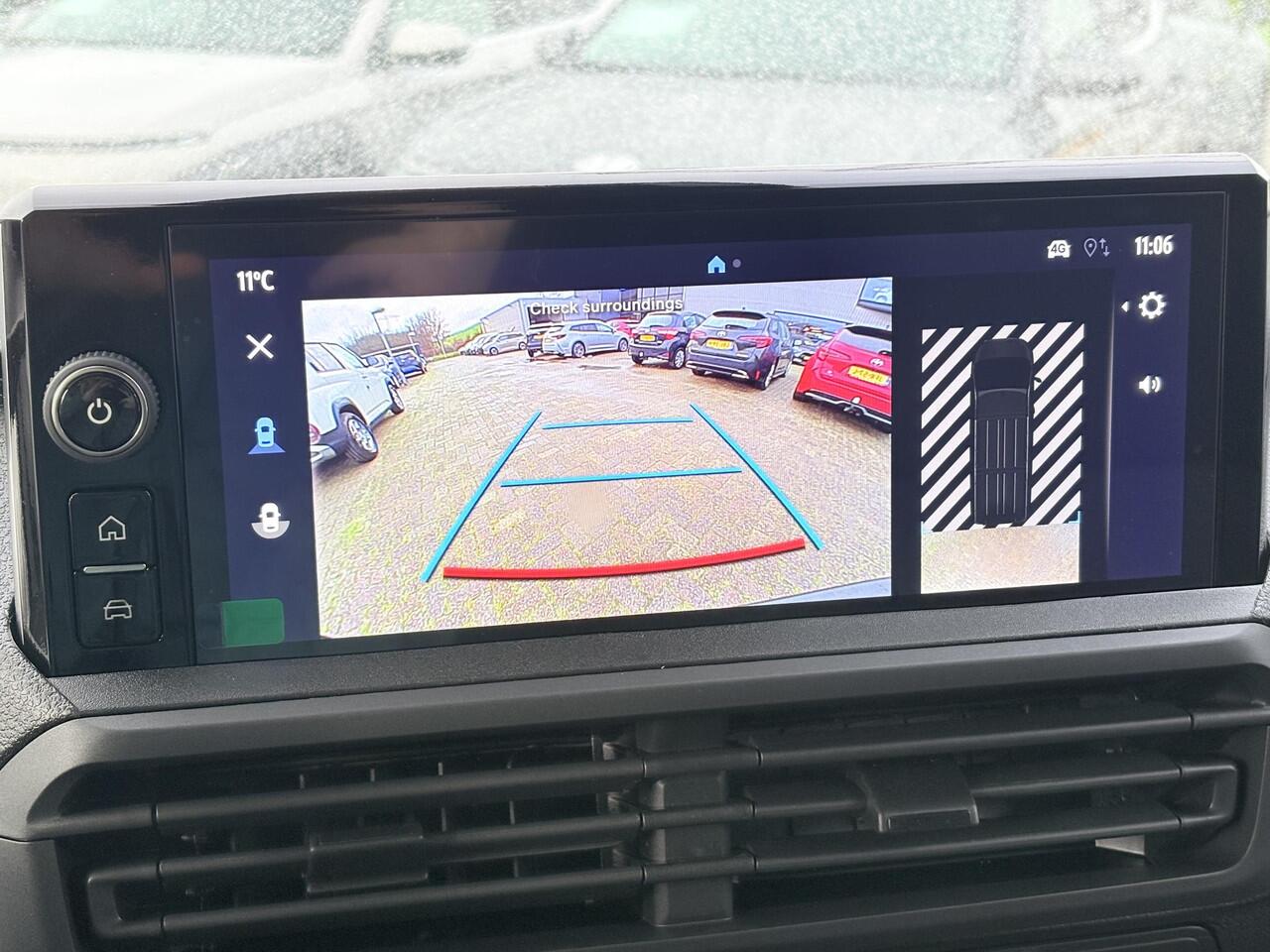 Toyota PROACE Electric Worker Navigator Extra Range Long L2 75 kWh **NIEUWE BUS/ NAVIGATIE/ DIRECT LEVERBAAR/ 3 ZITPLAATSEN**