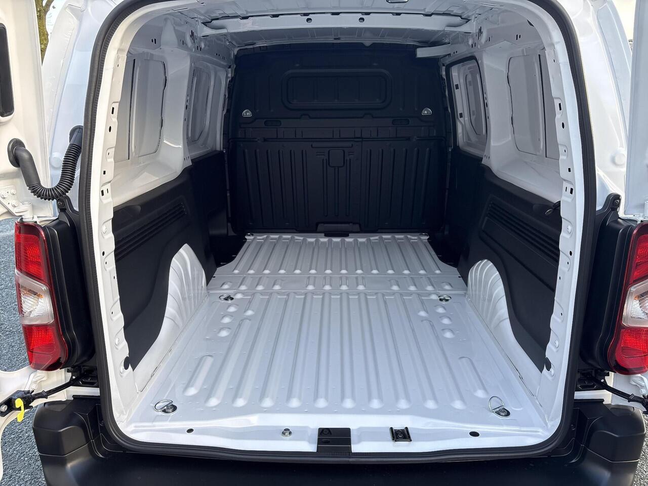 Toyota PROACE CITY Electric Challenger 50 kWh **NIEUWE BUS/ DIRECT LEVERBAAR**