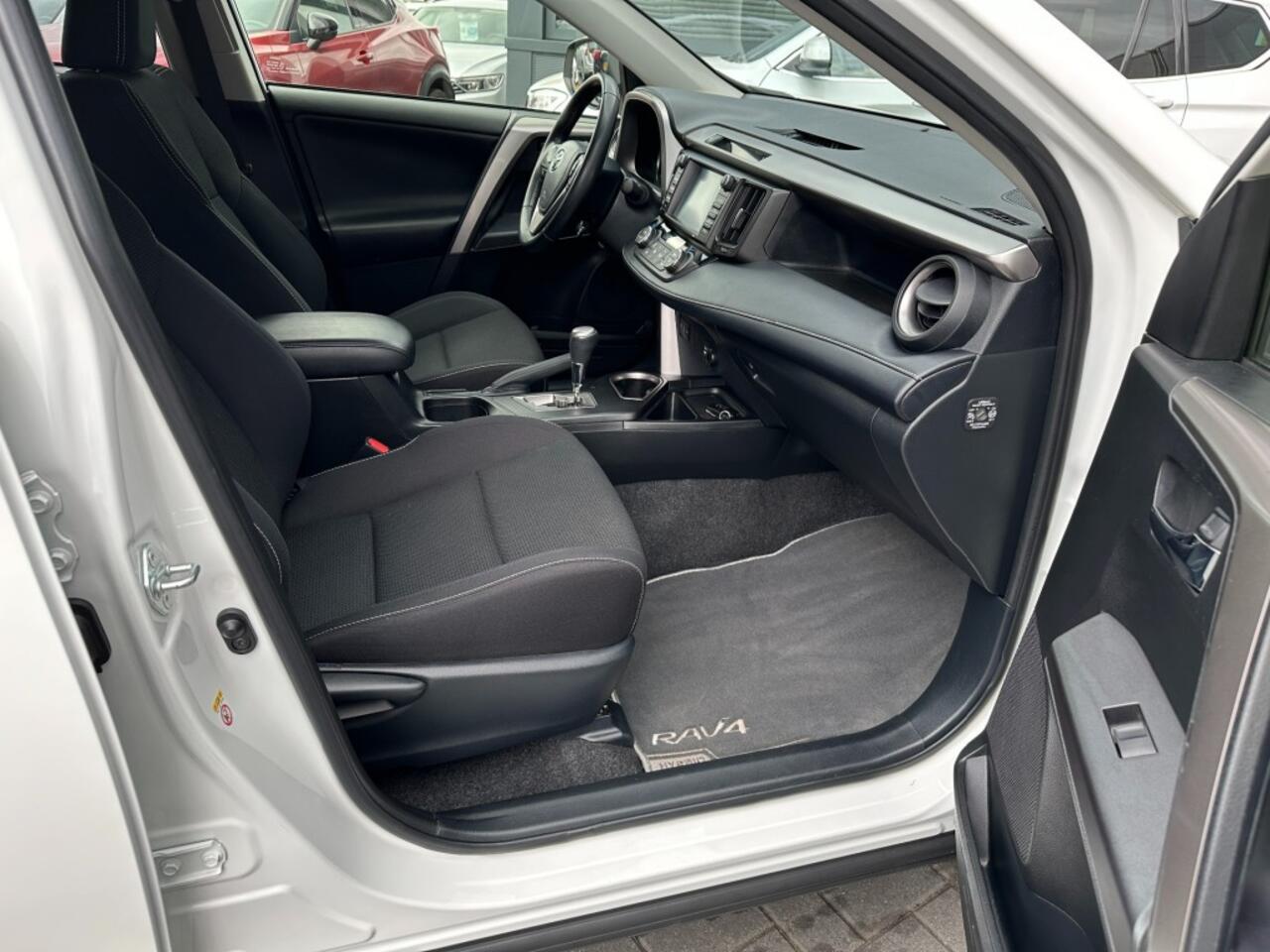 Toyota RAV4 2.5 Hybrid Dynamic Navi Camera Trekhaak