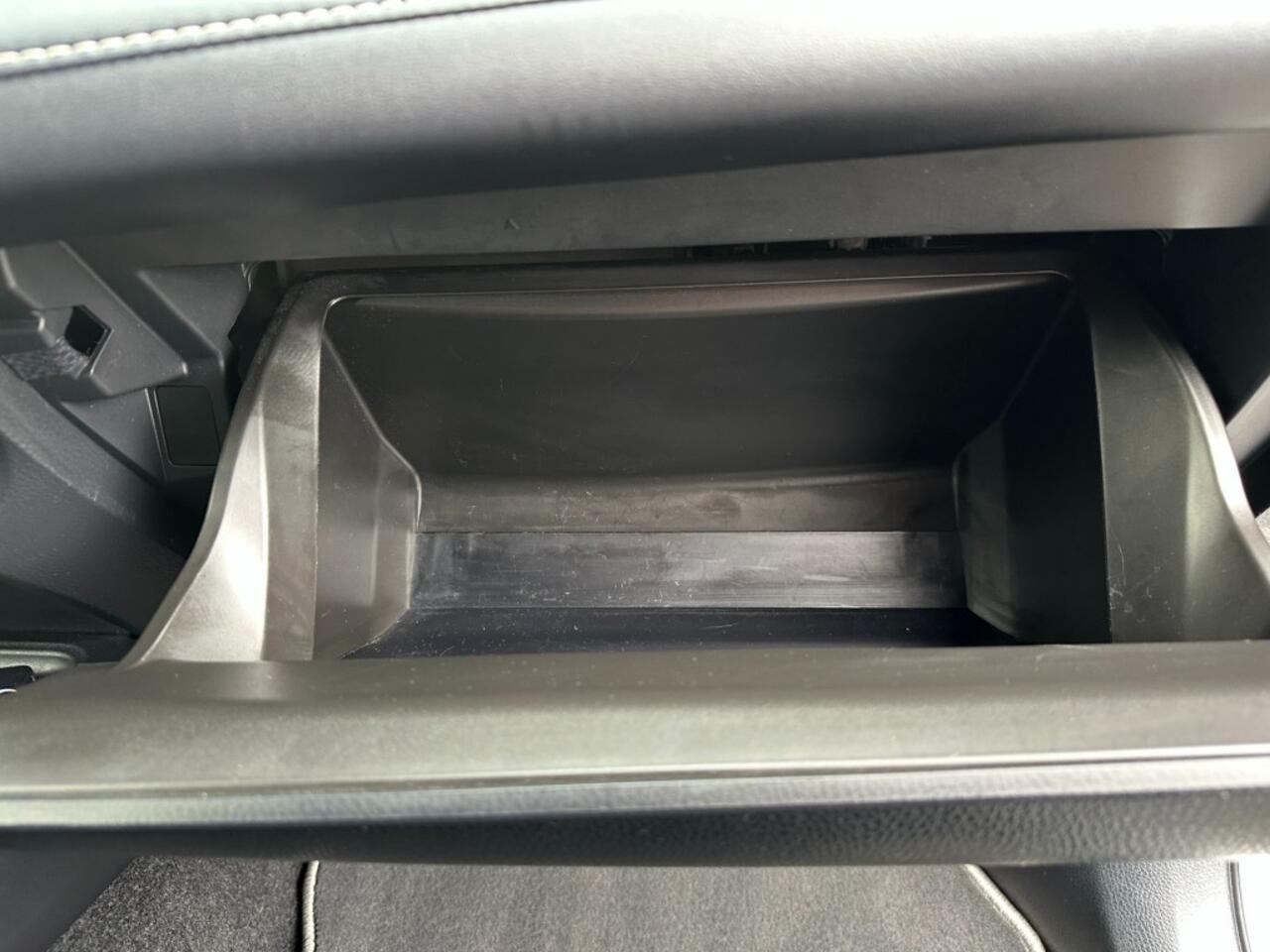 Toyota RAV4 2.5 Hybrid Dynamic Navi Camera Trekhaak