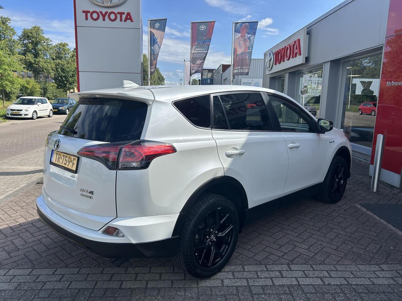 Toyota RAV4 2.5 Hybrid Black Edition