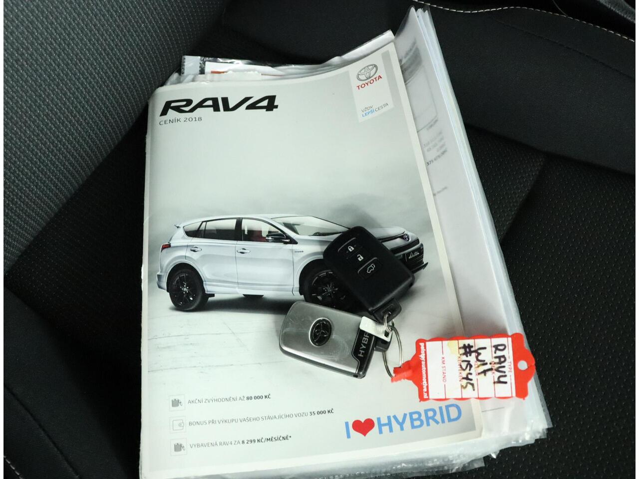 Toyota RAV4 2.5 Hybrid AWD Black Edition | Navigatie | ACC | 1650 kg. Trekgewicht! |