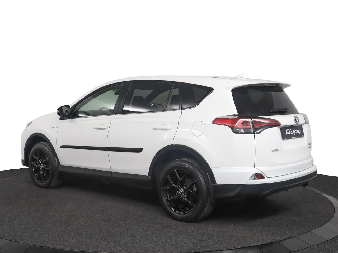 Toyota RAV4 2.5 Hybrid AWD Black Edition | Navigatie | ACC | 1650 kg. Trekgewicht! |