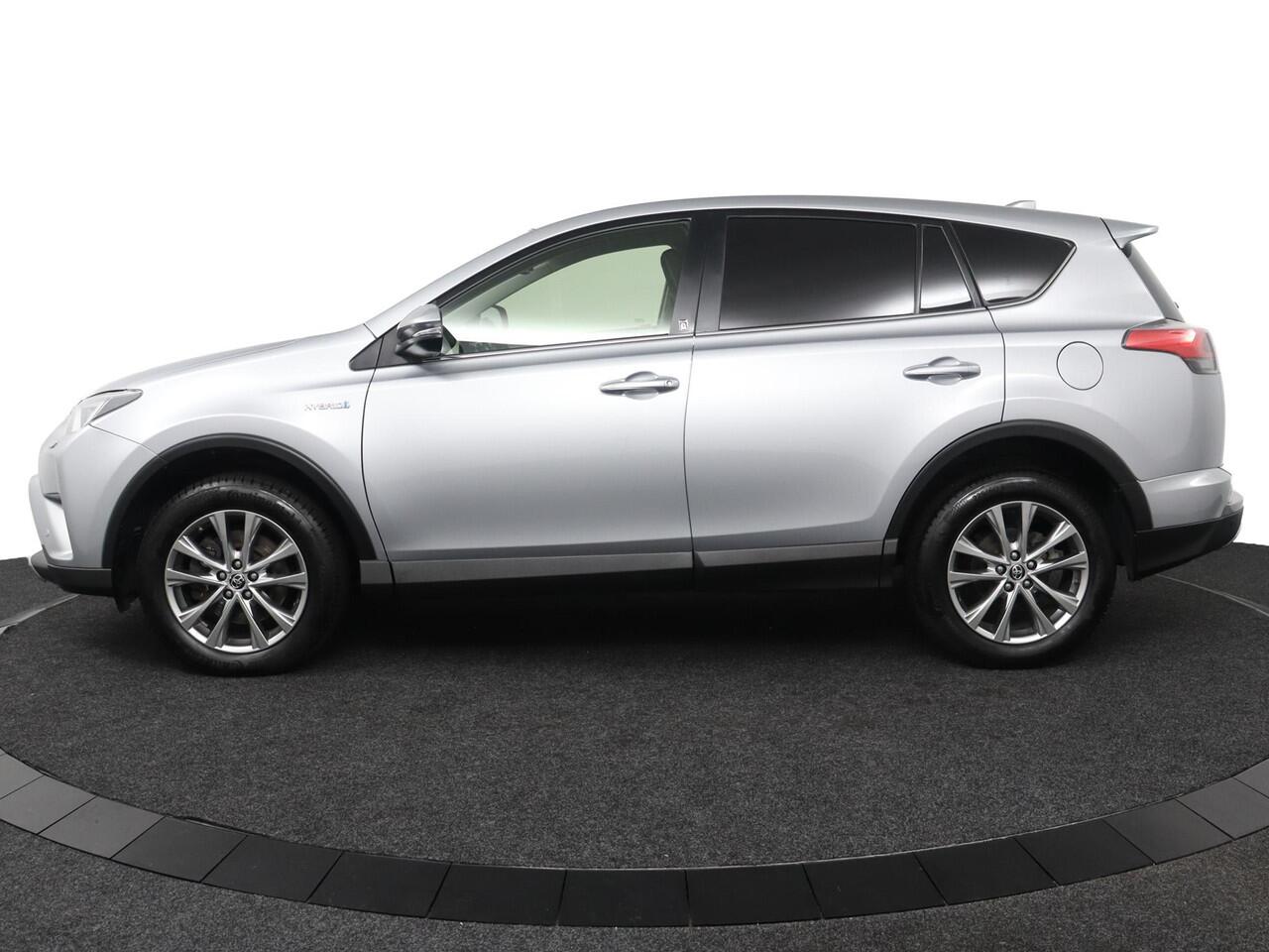 Toyota RAV4 2.5 Hybrid AWD Energy Limited | Trekhaak | Parkeersensoren | Stoel/Stuurverwarming | Navigatie |