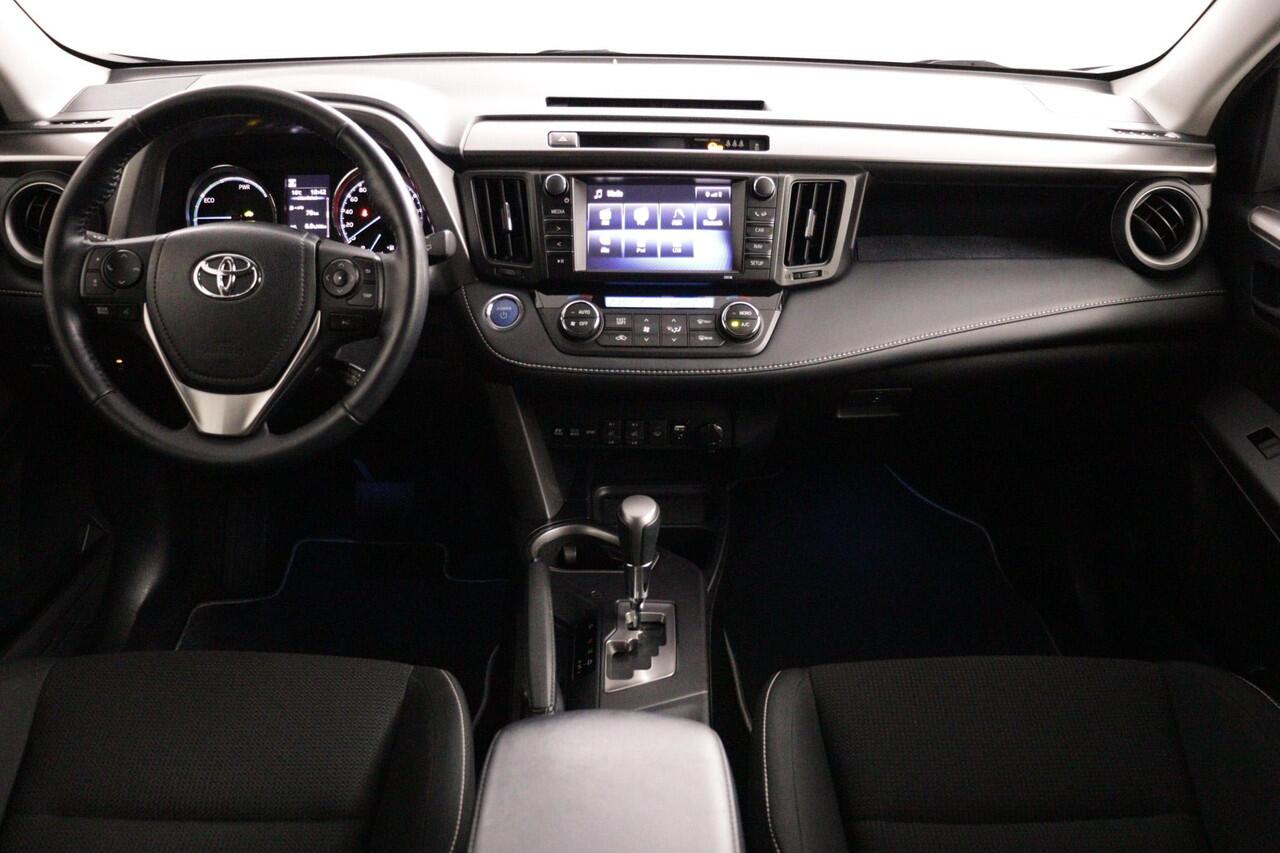 Toyota RAV4 2.5 Hybrid AWD Energy Limited | Trekhaak | Parkeersensoren | Stoel/Stuurverwarming | Navigatie |
