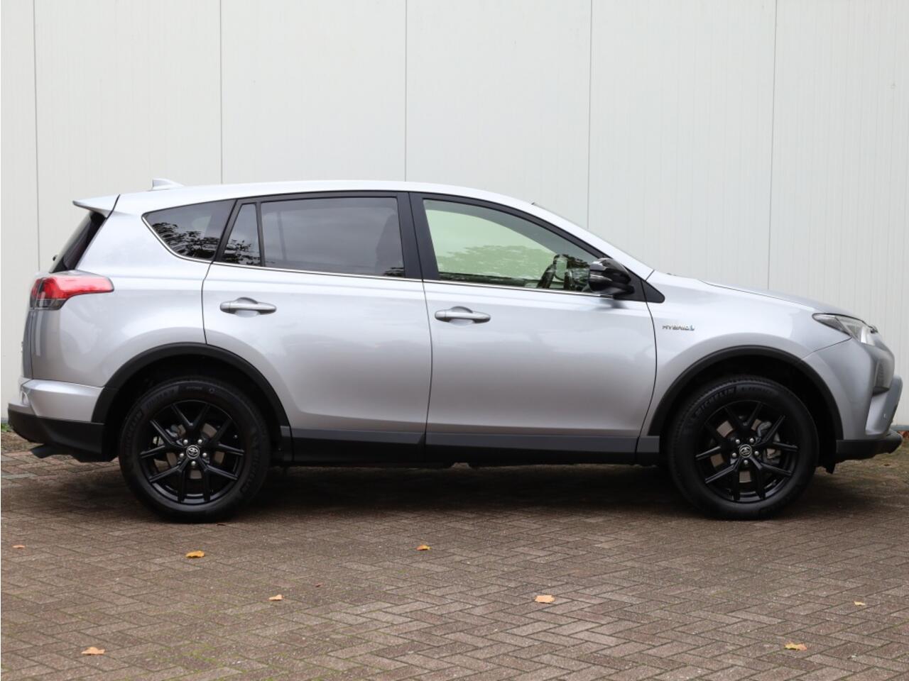 Toyota RAV4 2.5 Hybrid AWD Black Editon | El. Achterklep | LED | Trekhaak