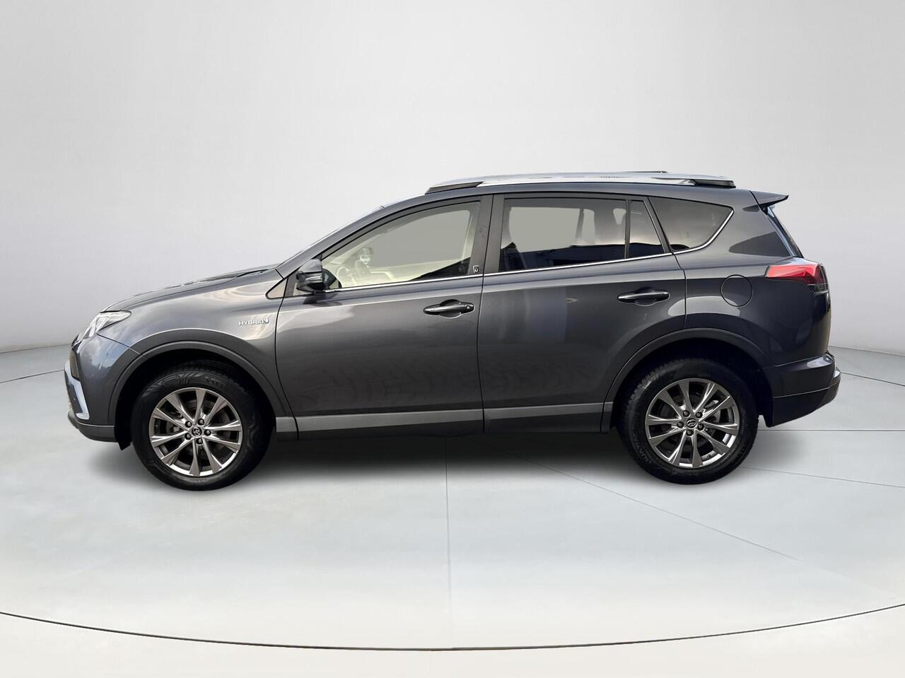 Toyota RAV4 2.5 Hybrid AWD Style /TREKHAAK/ STOEL EN STUURWIELVERWARMING/ KEYLESS/ NAVIGATIE/ GARANTIE**