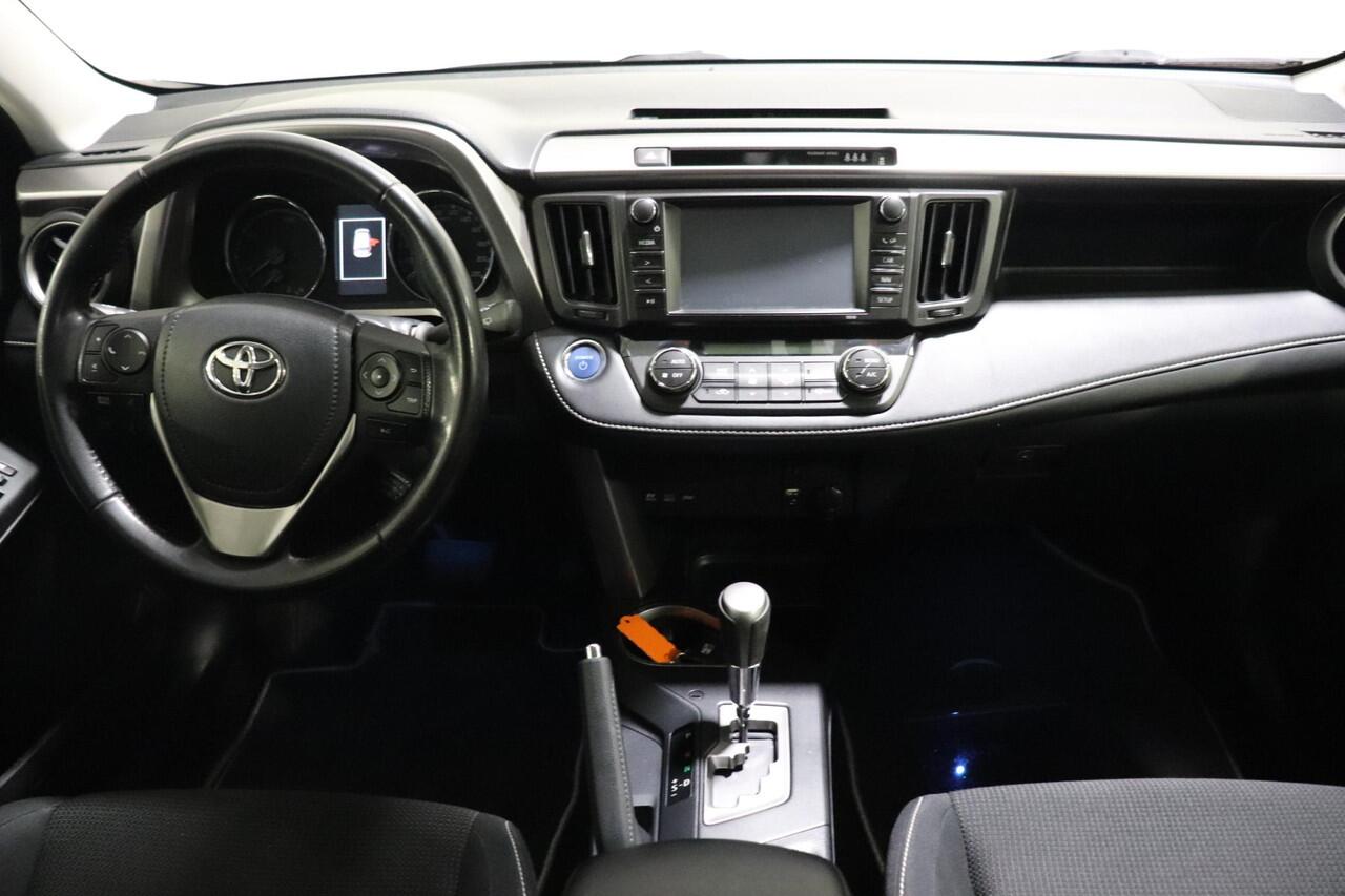 Toyota RAV4 2.5 Hybrid AWD Energy, Trekhaak, Elek Achterklep, Parkeersensoren voor en achter, Camera, Dealer Onderhouden!