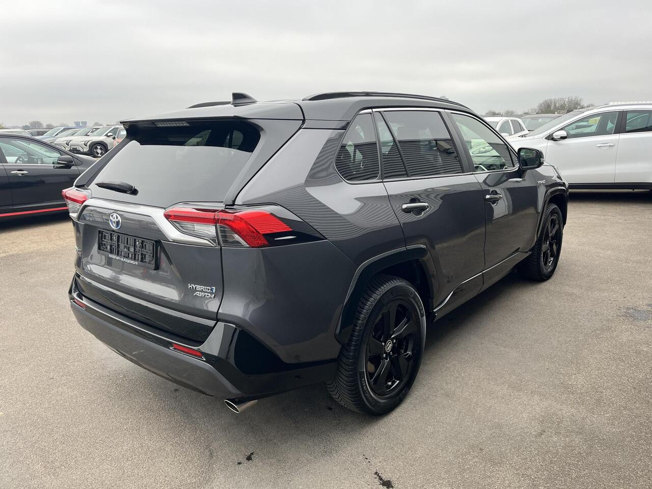 Toyota RAV4 2.5 Hybrid AWD Bi-Tone Apple Carplay/Android Auto navigatie, Stoelverwarming, Achteruitrij camera, Adaptieve cruise control, Draadloze telefoonlader, Kunstlederen/alcantara bekleding, Keyless