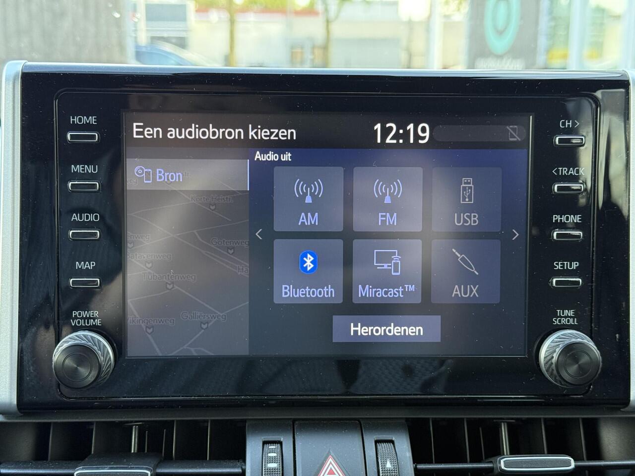Toyota RAV4 2.5 Hybrid Bi-Tone **TREKHAAK/ NAVIGATIE/ APPLE CARPLAY/ KEYLESS/ STOELVERWARMING**