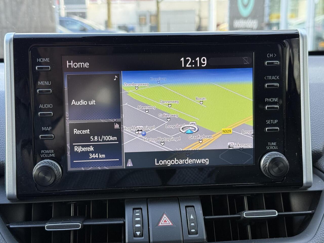 Toyota RAV4 2.5 Hybrid Bi-Tone **TREKHAAK/ NAVIGATIE/ APPLE CARPLAY/ KEYLESS/ STOELVERWARMING**