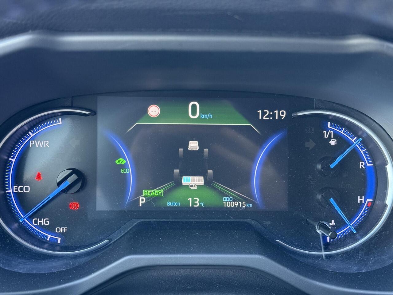 Toyota RAV4 2.5 Hybrid Bi-Tone **TREKHAAK/ NAVIGATIE/ APPLE CARPLAY/ KEYLESS/ STOELVERWARMING**