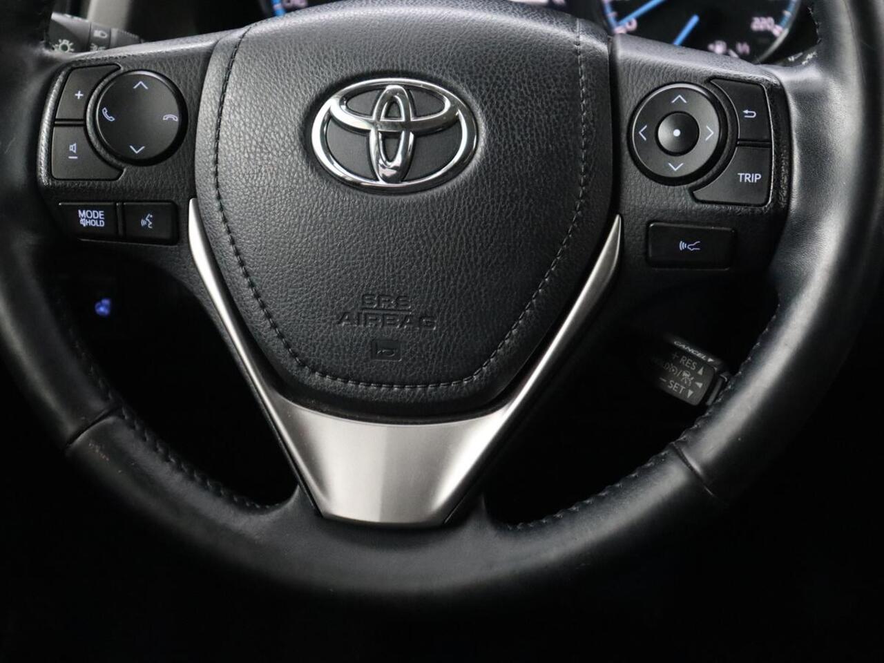 Toyota RAV4 2.5 Hybrid AWD Dynamic | Stoel & stuurverwarming | Adaptive cruise | Trekhaak | Full LED | Camera | Navigatie | Climate control | Bluetooth